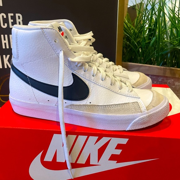Nike Blazer MID ‘77 - Picture 1 of 10